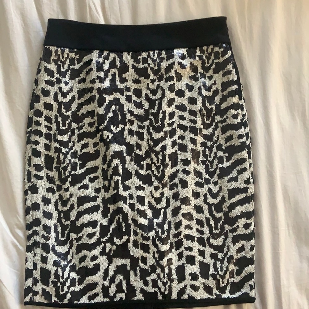 The Limited Black & White Animal Print Sequin Pencil Skirt Size 0R BNWT